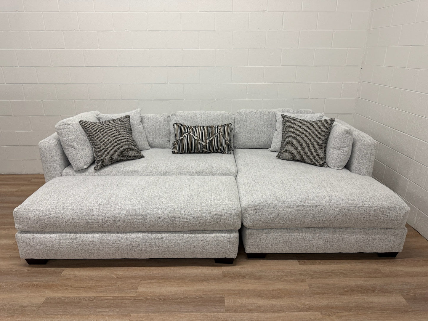 The Aspen Lounge 2-Piece Sectional Sofa
